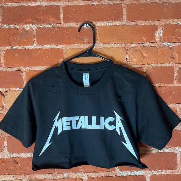 Metallica Distressed Crop Top - Picture 1 of 1